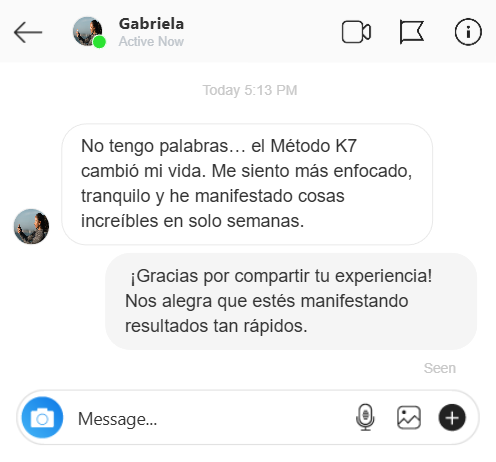  Persona practicando meditación profunda para activar el Método K7 de Manifestación.