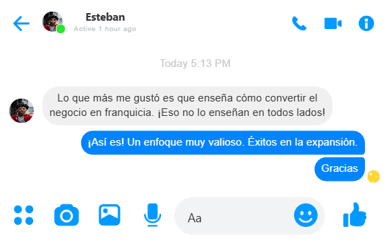 Clientes satisfechos hamburguesería